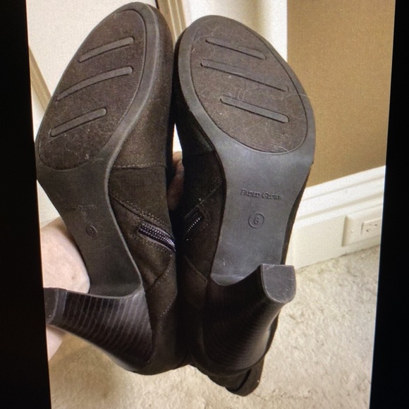 Faded Glory Women’s 8 Boots w/3” Heels - Picture 2 of 3